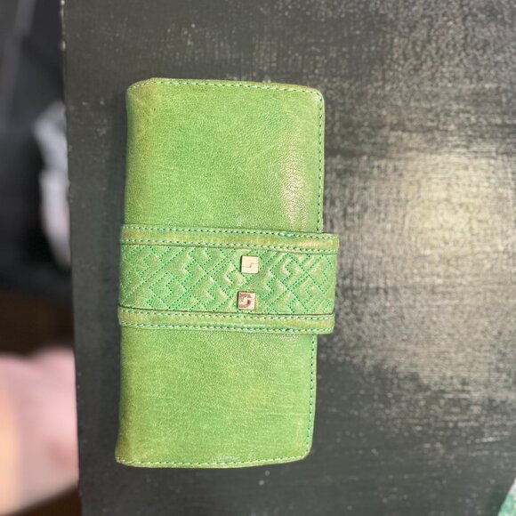 L.A.M.B. by Gwen Stefani Green Leather Wallet - Picture 6 of 7